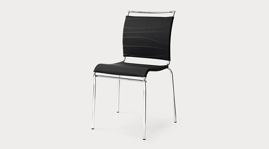 Sedia AIR Connubia con struttura in metallo e sedile schienale in tessuto traspirante e lavabile